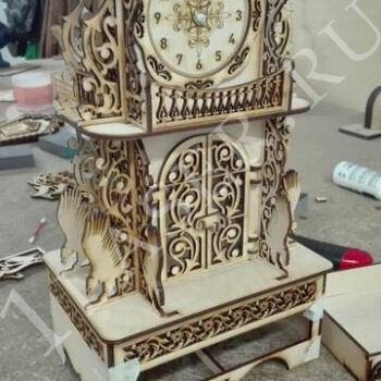 Часы в виде башни