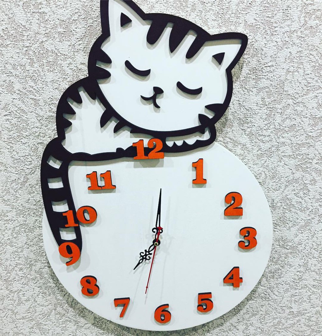 Часы с котом