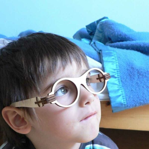 Детские очки с механизмом