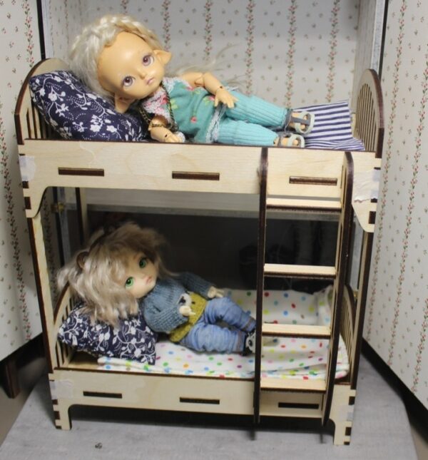 Кроватка с лестницей кукольная