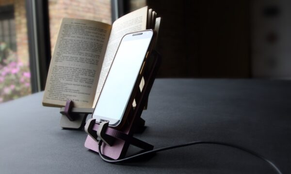 Подставка под телефон или книгу