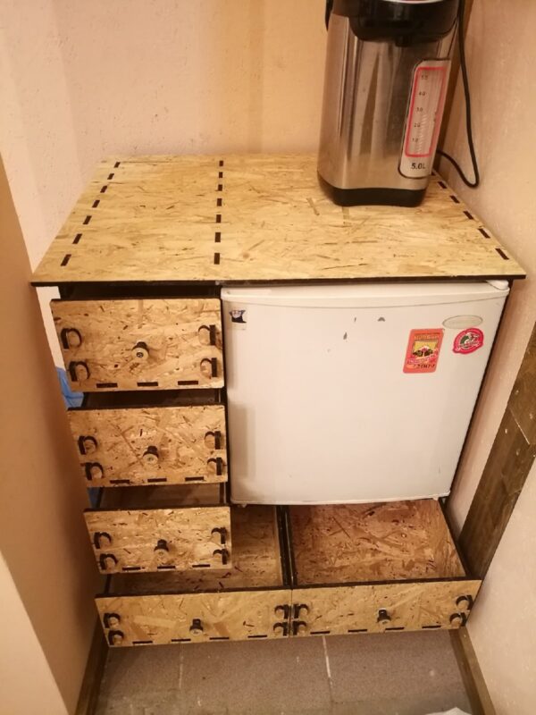 Тумба с ящиками и нишей под холодильник